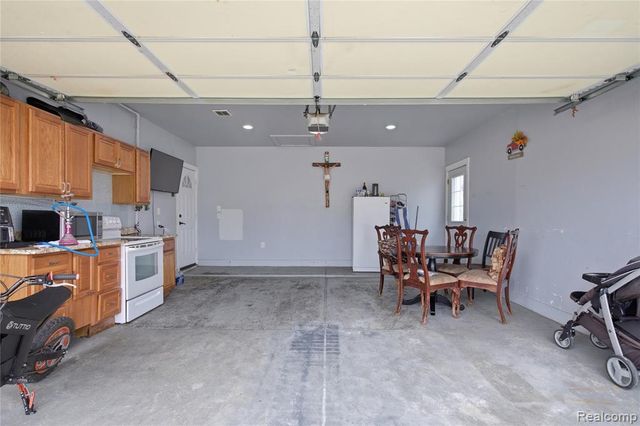 3088 Gloucester Drive, Sterling Heights, MI 48310