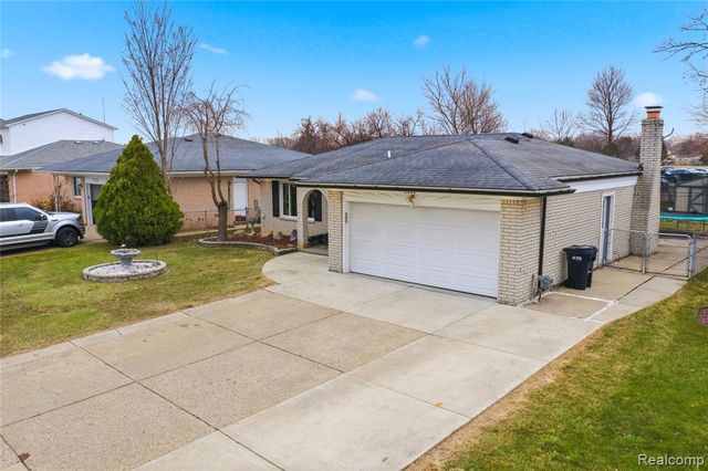 3088 Gloucester Drive, Sterling Heights, MI 48310