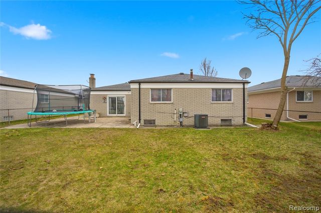 3088 Gloucester Drive, Sterling Heights, MI 48310