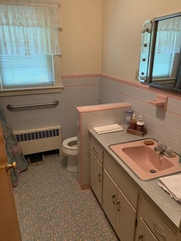 8 School Street, Southborough, MA 01772