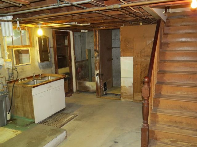 8 School Street, Southborough, MA 01772