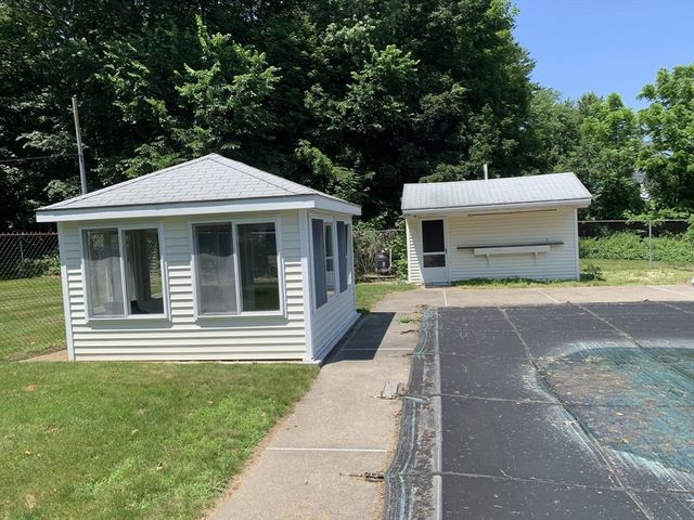 8 School Street, Southborough, MA 01772