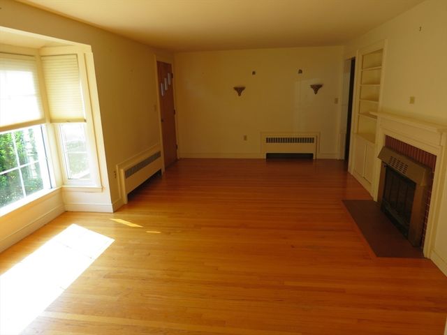 8 School Street, Southborough, MA 01772