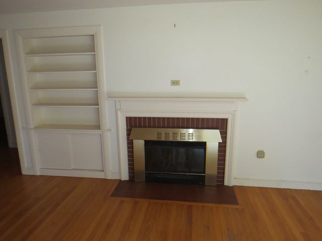 8 School Street, Southborough, MA 01772