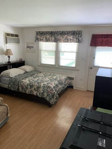 8 School Street, Southborough, MA 01772