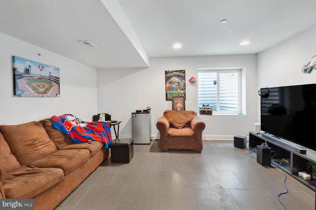 2629 CEDAR ST, Philadelphia, PA 19125