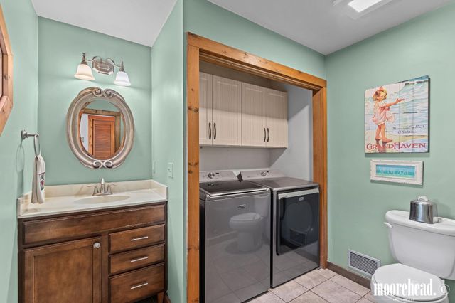 17047 Lincoln Street, Grand Haven, MI 49417