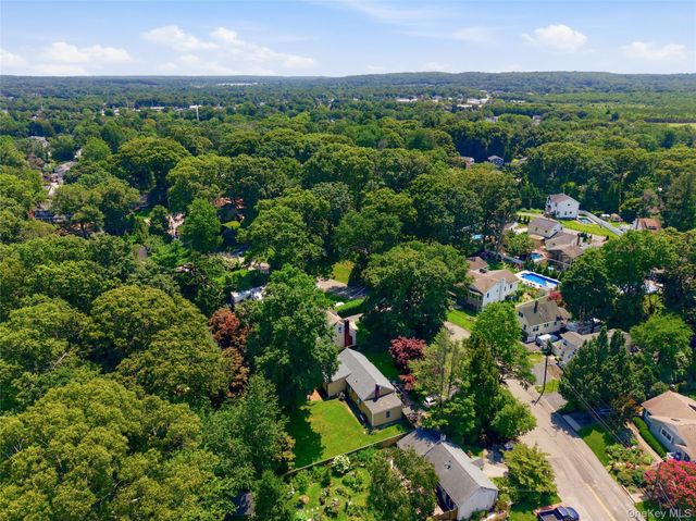 10 Valleywood Drive, Huntington Station, NY 11746