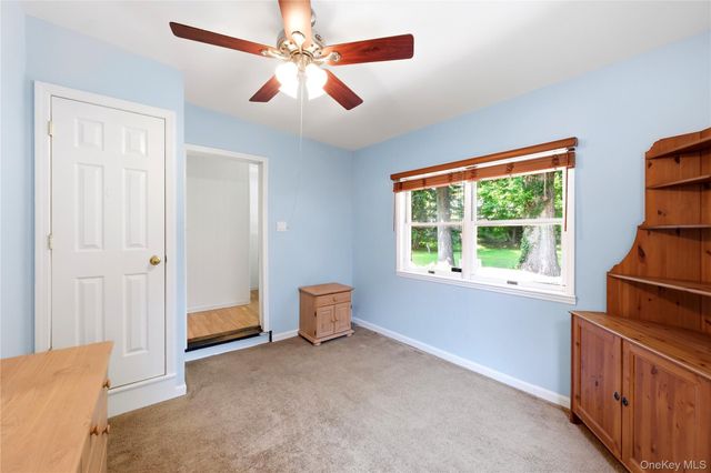 10 Valleywood Drive, Huntington Station, NY 11746