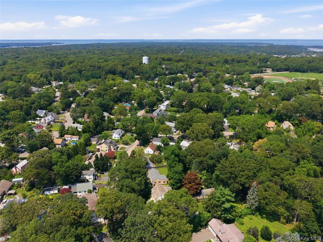 10 Valleywood Drive, Huntington Station, NY 11746