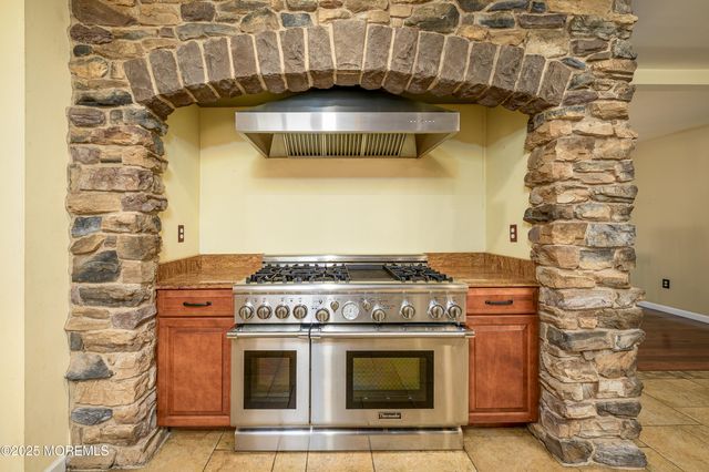 2 Knolls Drive, Jackson, NJ 08527