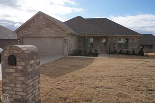 1061 Mark Cir, Jonesboro, AR 72404