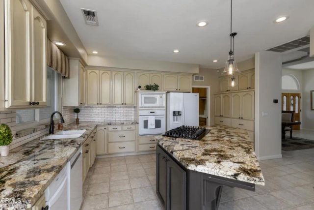 13806 Table Rock Avenue, Bakersfield, CA 93314