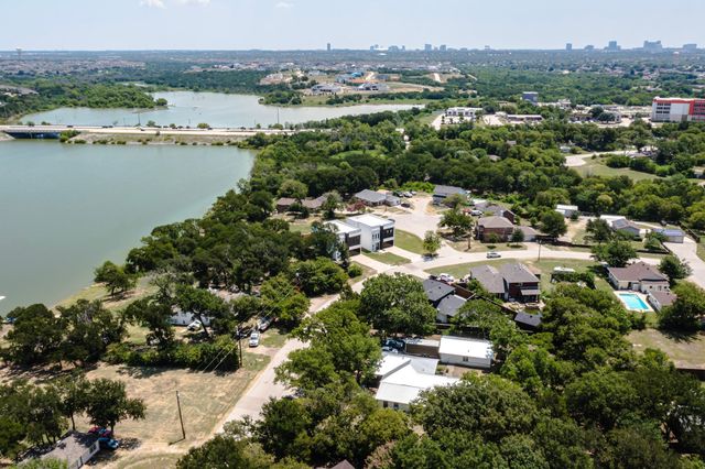 4601 Willow Court, The Colony, TX 75056