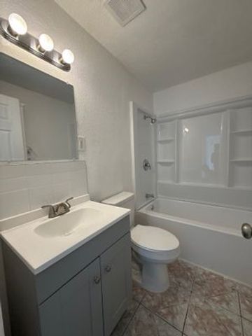 3221 Schieffer Avenue, Fort Worth, TX 76110