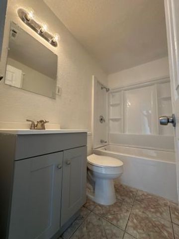 3221 Schieffer Avenue, Fort Worth, TX 76110