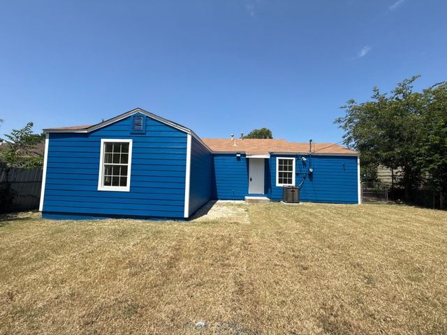 3221 Schieffer Avenue, Fort Worth, TX 76110