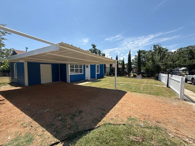 3221 Schieffer Avenue, Fort Worth, TX 76110