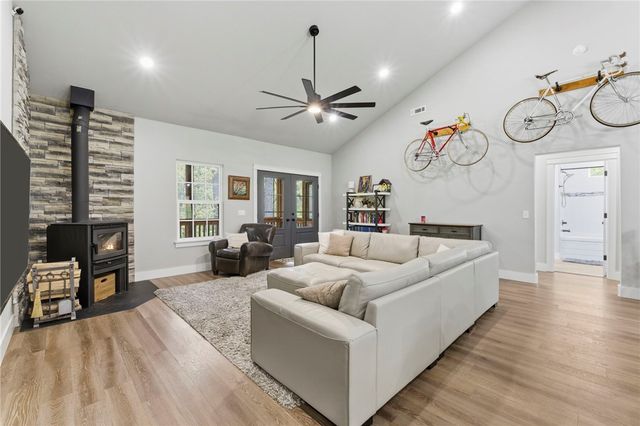 10 Burghley Lane, Bella Vista, AR 72714