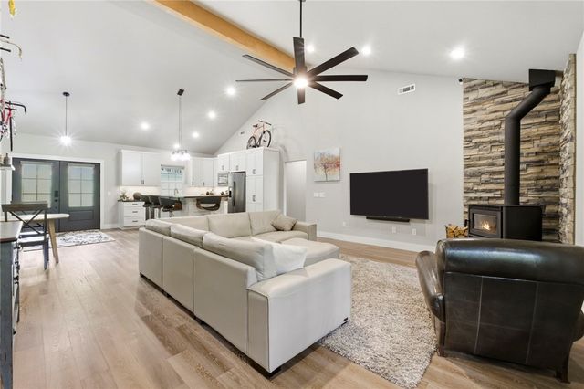 10 Burghley Lane, Bella Vista, AR 72714