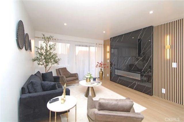 1140 Pacific 19, Long Beach, CA 90813