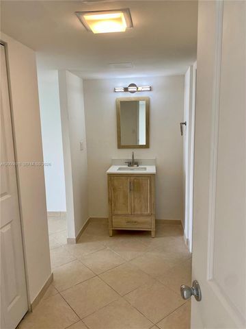 20379 W Country Club Drive PH40, Aventura, FL 33180