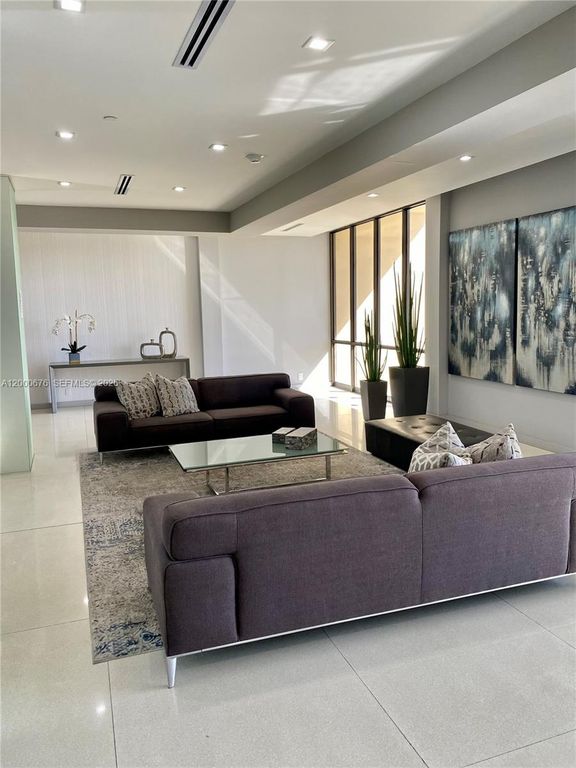 20379 W Country Club Drive PH40, Aventura, FL 33180