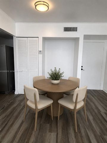8261 NW 8th St 434, Miami, FL 33126