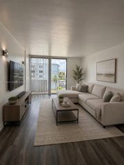 8261 NW 8th St 434, Miami, FL 33126