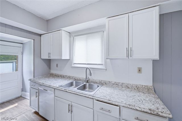 268 N Adams Street, Akron, OH 44304