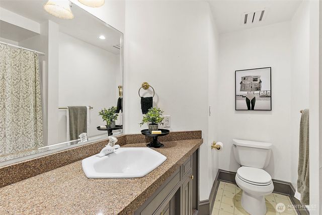 27610 111th Avenue SE, Kent, WA 98030