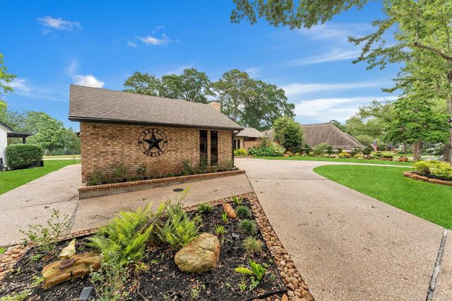 1118 April Waters Drive N, Conroe, TX 77356