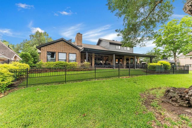 1118 April Waters Drive N, Conroe, TX 77356