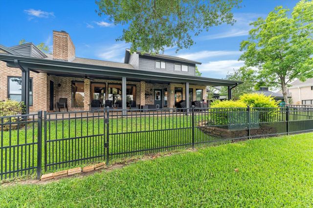 1118 April Waters Drive N, Conroe, TX 77356