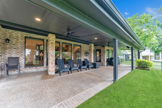 1118 April Waters Drive N, Conroe, TX 77356