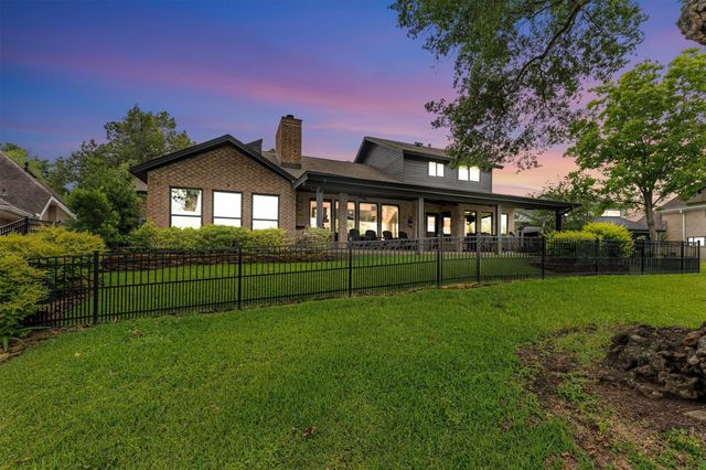 1118 April Waters Drive N, Conroe, TX 77356