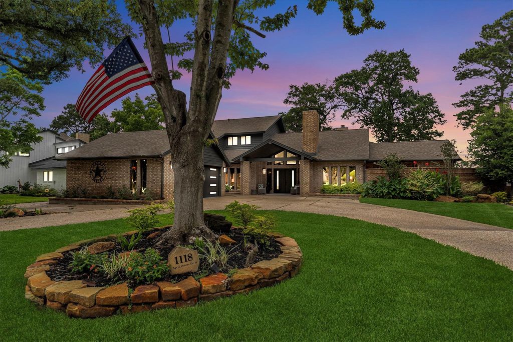1118 April Waters Drive N, Conroe, TX 77356