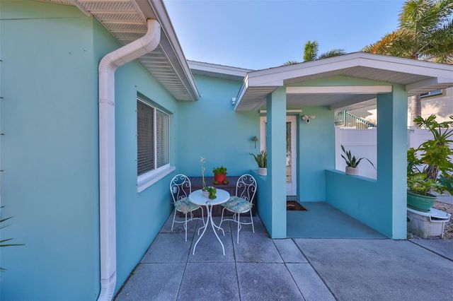 508 129TH AVENUE E, Madeira Beach, FL 33708