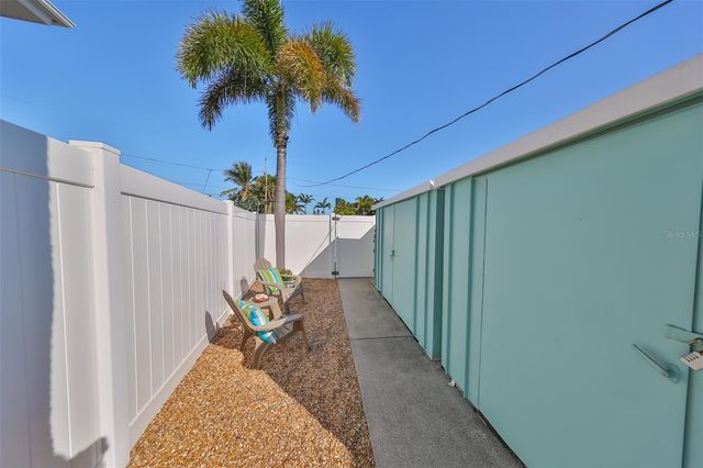 508 129TH AVENUE E, Madeira Beach, FL 33708