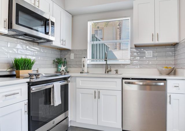 508 129TH AVENUE E, Madeira Beach, FL 33708