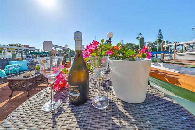 508 129TH AVENUE E, Madeira Beach, FL 33708