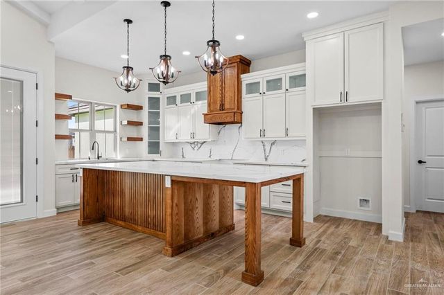 708 La Laguna Road, Mission, TX 78572