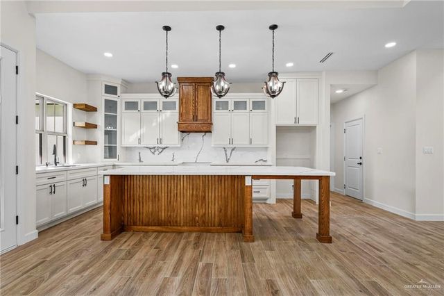 708 La Laguna Road, Mission, TX 78572