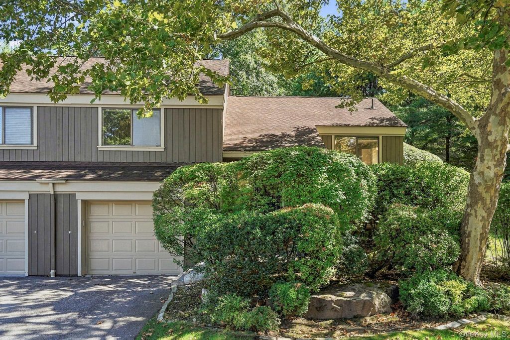 558 Heritage Hills Drive B, Somers, NY 10589 — exterior