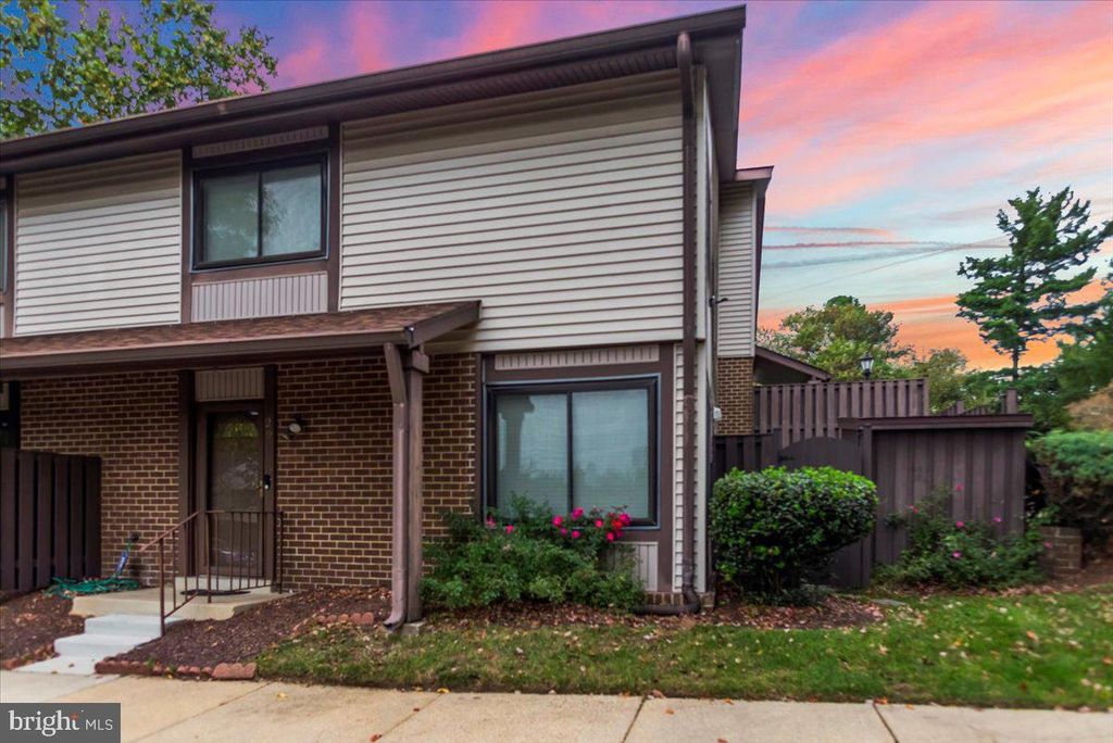 Image 2 of property listing at 29 CABLE HOLLOW WAY #48-3, Upper Marlboro, MD 20774