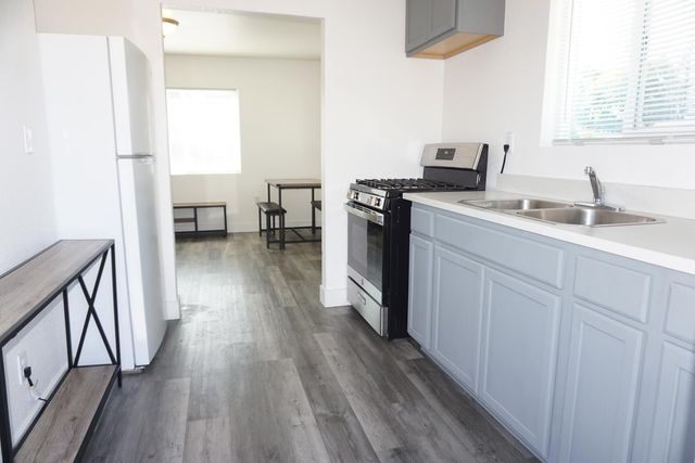 403 Stockton St, Manteca, CA 95337