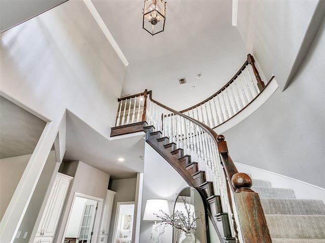 16 Greenmore Drive, Edmond, OK 73034