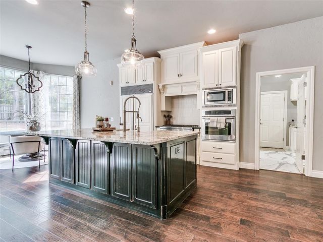 16 Greenmore Drive, Edmond, OK 73034