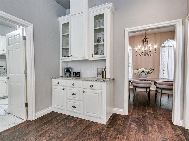 16 Greenmore Drive, Edmond, OK 73034