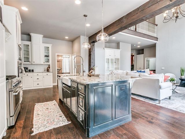 16 Greenmore Drive, Edmond, OK 73034